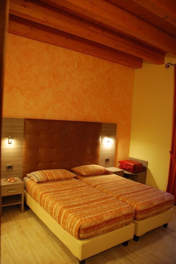 Agriturismo Le Risaie Basiglio Eksteriør bilde